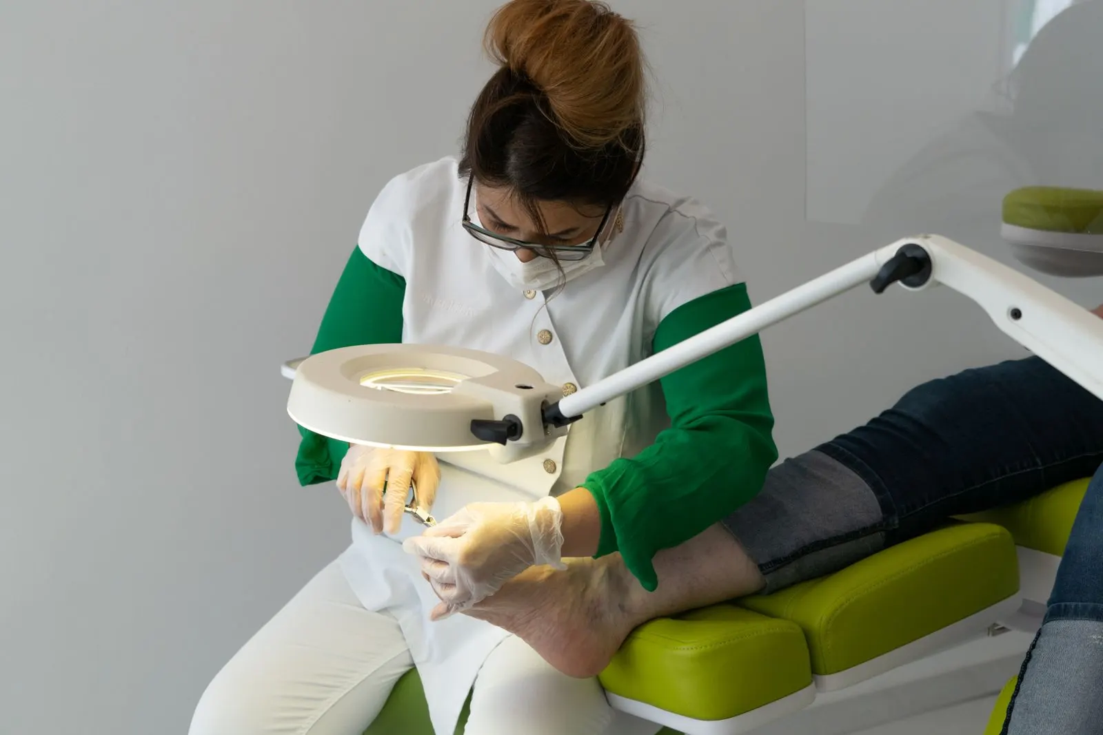 Pedichiură medicală (igienizare unghii și tălpi) la MediPedi, 1 Decembrie, Ilfov
